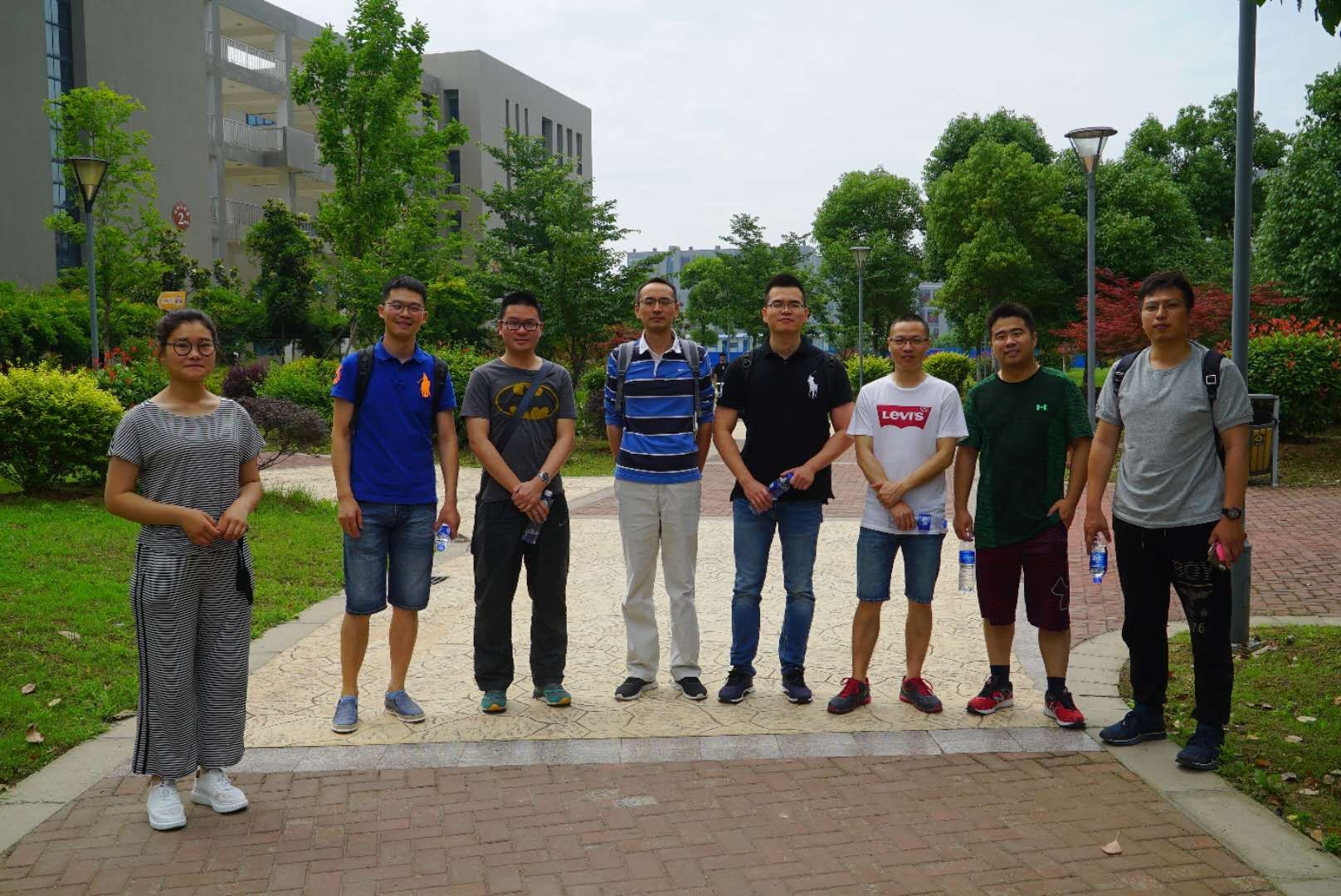 sc_050826_050188.jpg sc_050826_050188.jpg