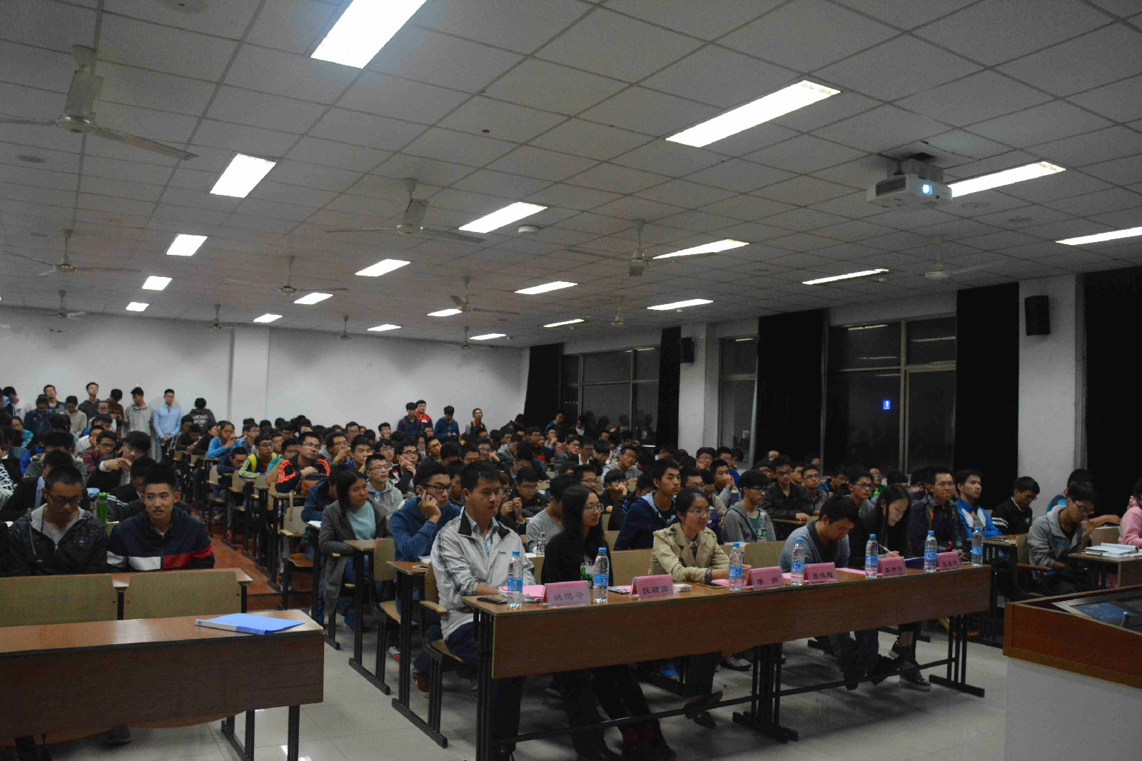 sc_310906_031794.jpg sc_310906_031794.jpg